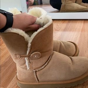 tan shirt button uggs